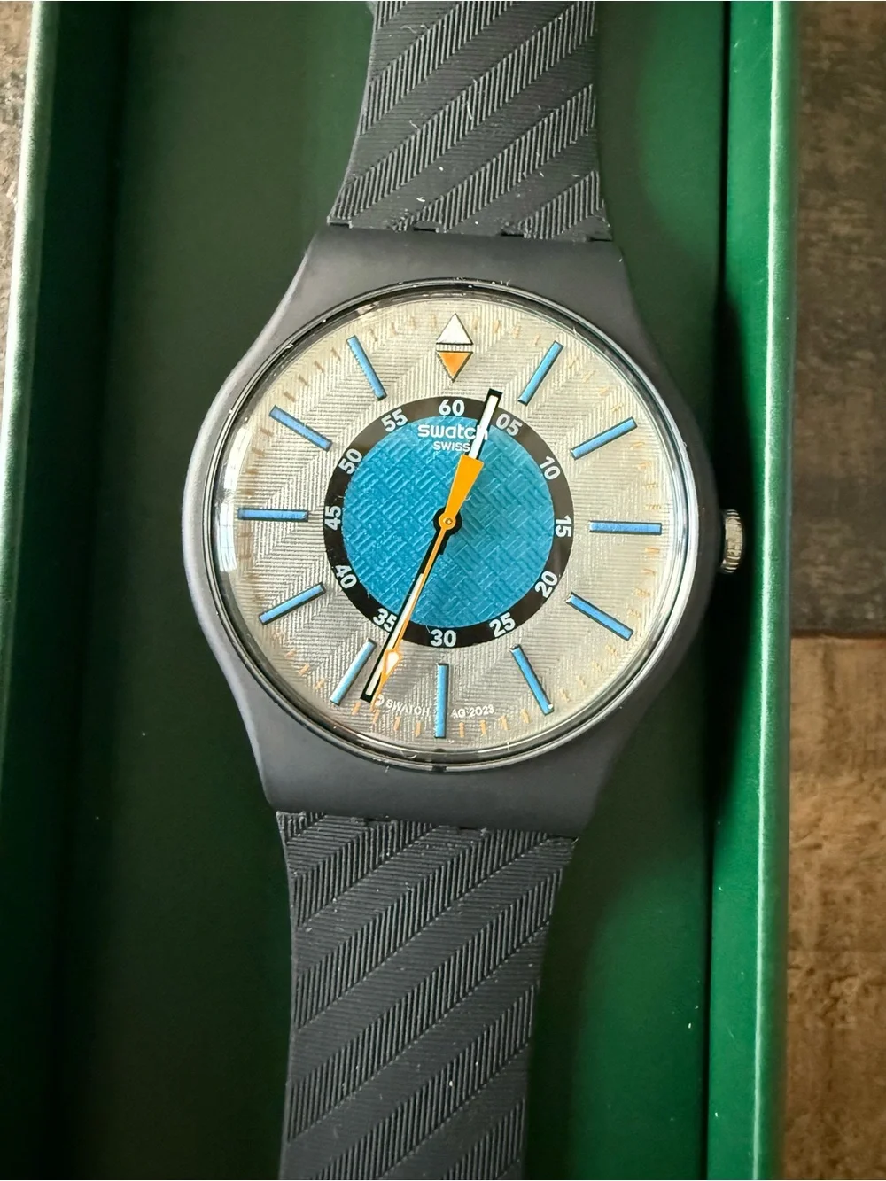 Swatch men wristwatch